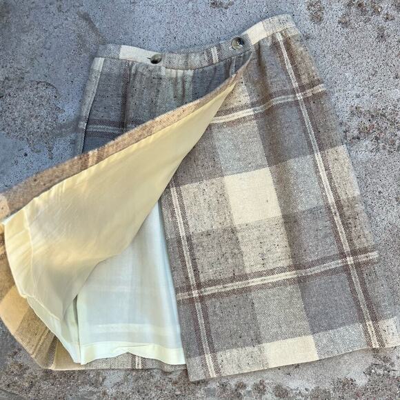 Vintage 90s Jones New York Cream Neutral Wool Plaid Print Wrap Mini Skirt - Picture 7 of 14